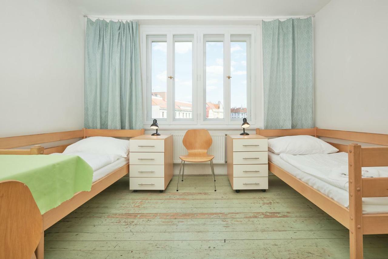 Hostel Mikolase Alse Прага Екстериор снимка