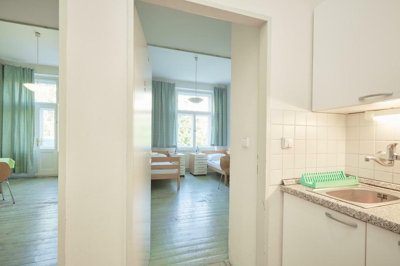 Hostel Mikolase Alse Прага Екстериор снимка
